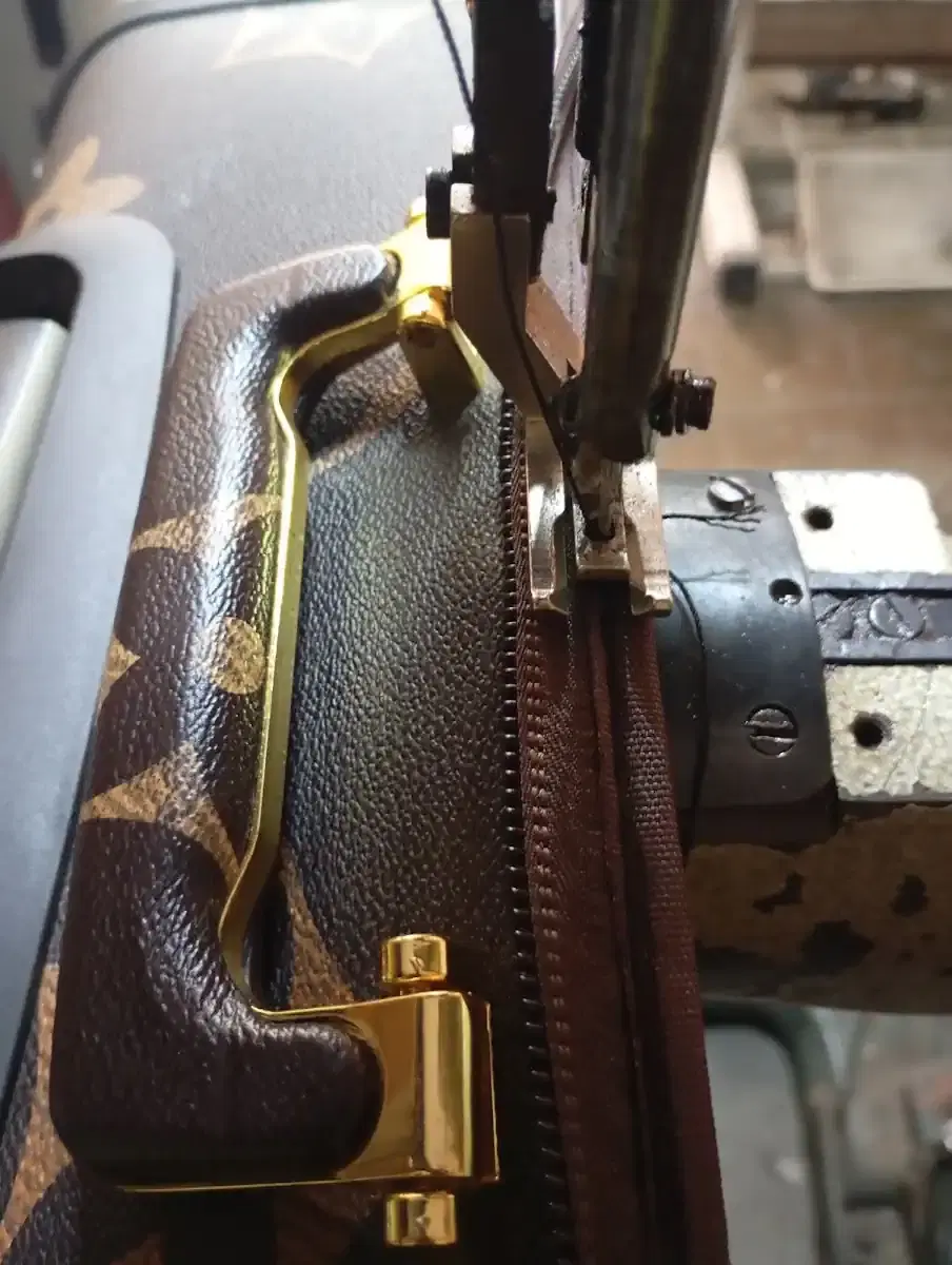 Thumbnail for Ceylon bag repairing center